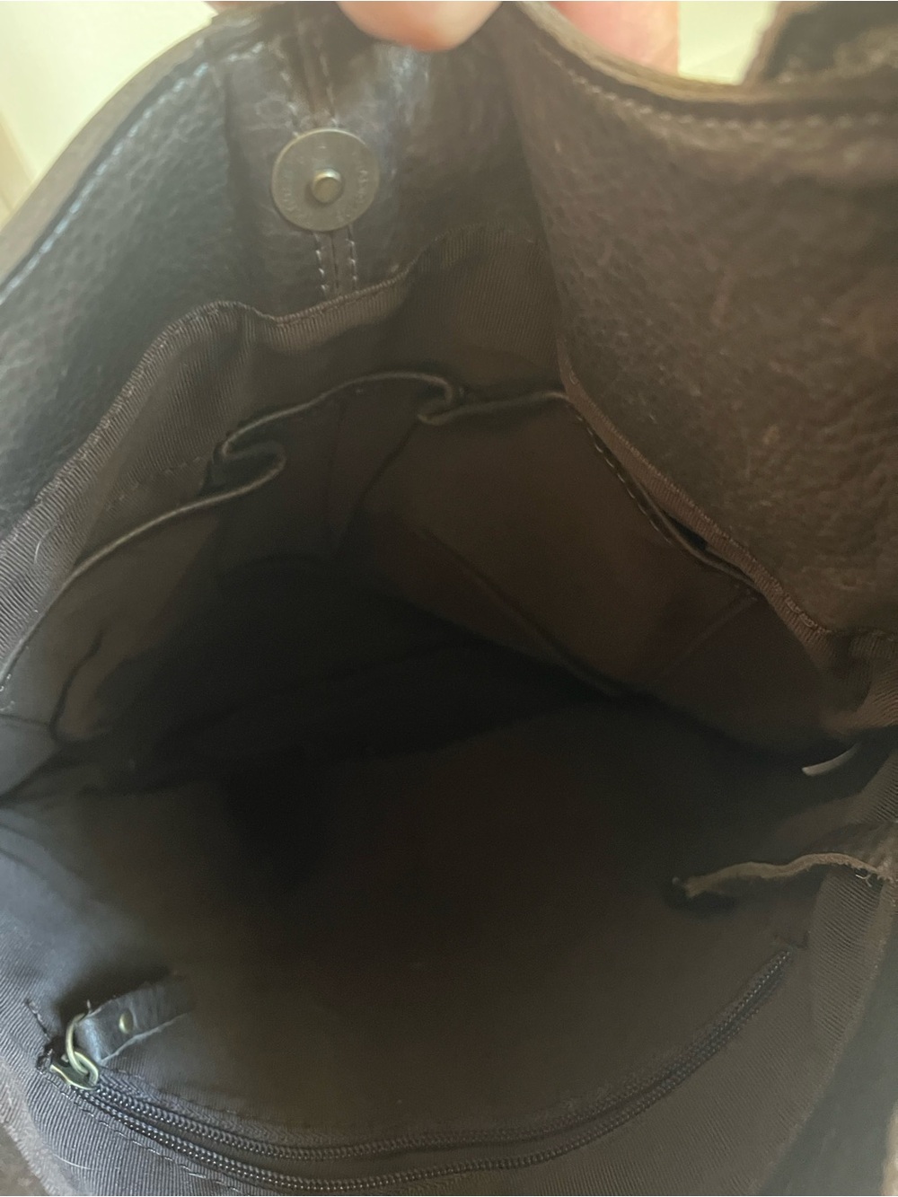 Duluth Trading Co Everyday Leather Hobo Shoulder Bag in Dark Brown - Picture 10 of 16